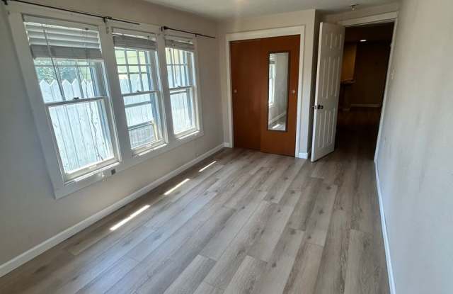 Comfortable  Updated 2 bed, 1 bath Unit in Laurel photos photos
