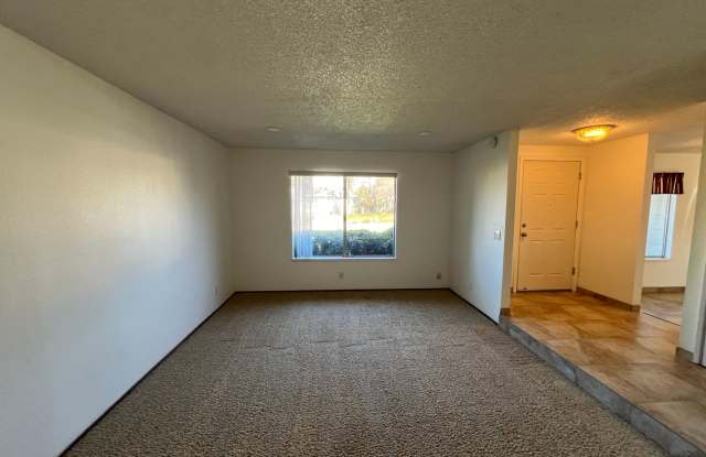 Charming and Spacious Citrus Heights Home Gallery 4