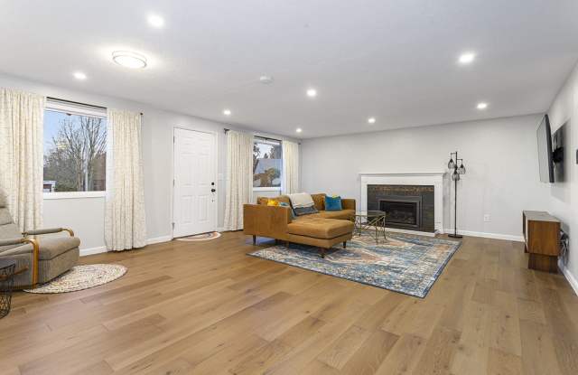 12318 Southeast 67th Court Gallery 4