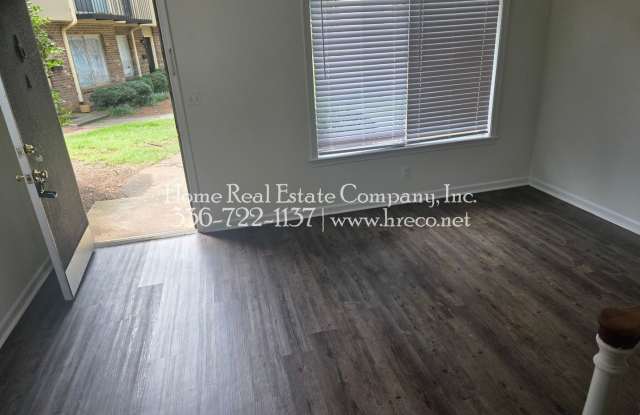 Brookglen Apartments | 1441 Brookwood Drive Apt A Gallery 4