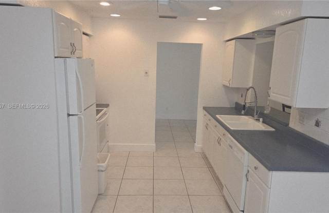 9507 NW 80th Court, Tamarac, FL 33321 photos photos