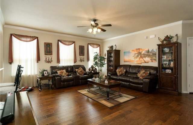 708 Middleglen Court Gallery 3