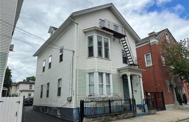 89 America Street Gallery 1