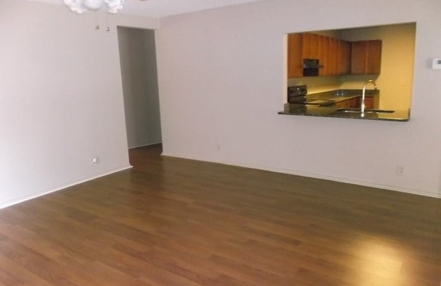 8019 Grand Bend Gallery 2