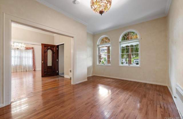 363 Oak Avenue Gallery 4