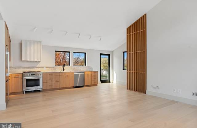 501 HADDONFIELD-BERLIN Road unit: 2Nd Flr Unit - 501 Haddonfield-Berlin Road, Camden County, NJ 08043