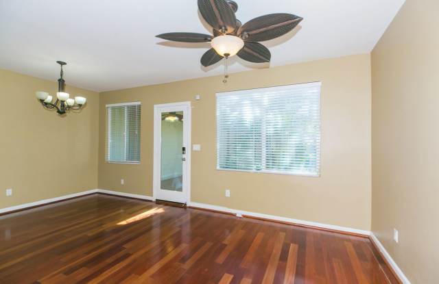 Ke Noho Kai Town Homes: 3-bed, 2-bath, with garage + Yard now available !! Gallery 3