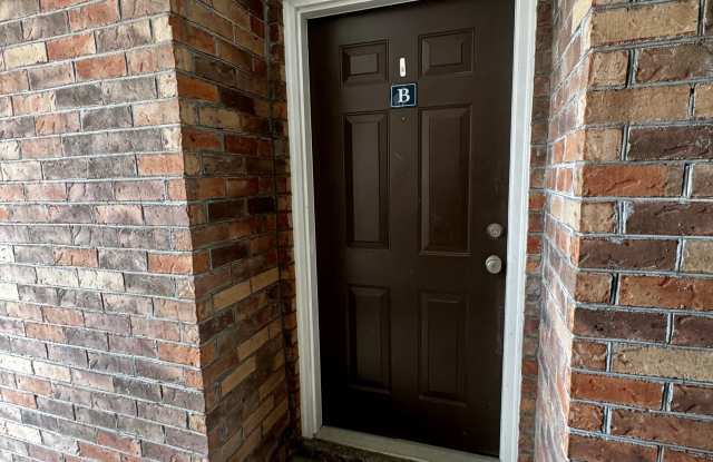 2037 Silvercrest Dr Unit B Gallery 2