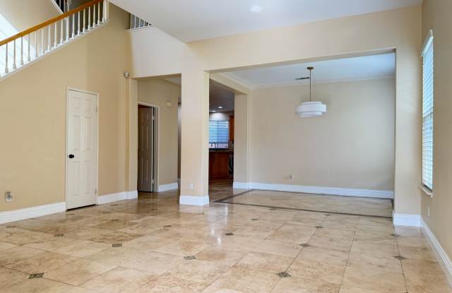Large House on Corner Lot in Painted Trails! Gallery 4