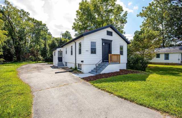 6985 Beechmont Avenue Gallery 1