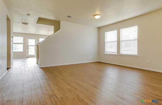 10542 Manor Creek Gallery 3