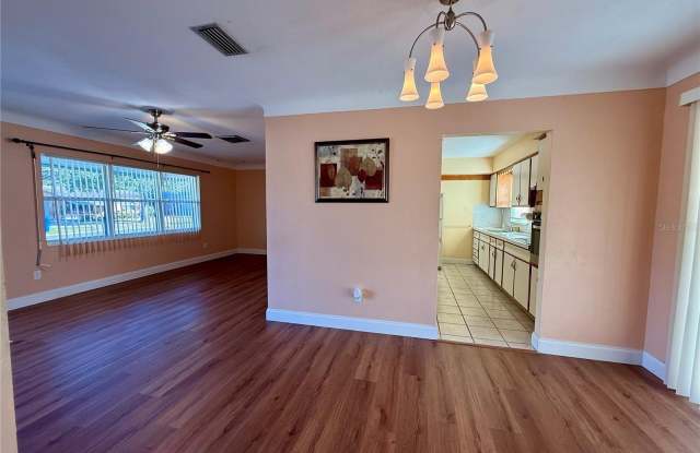 6700 17TH LANE N Gallery 4
