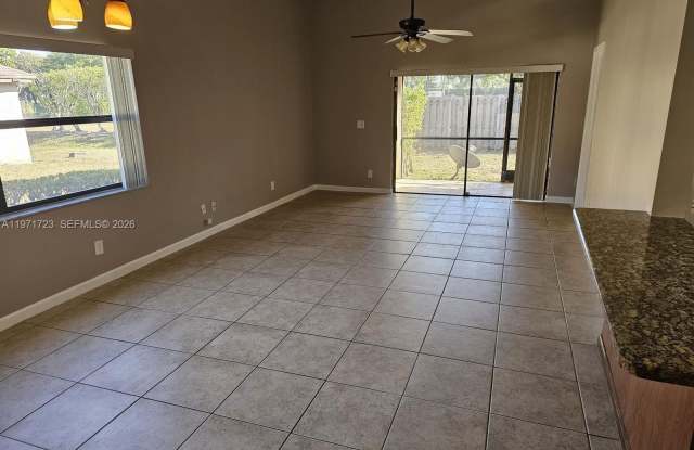 3520 NW 95th Ter photos photos