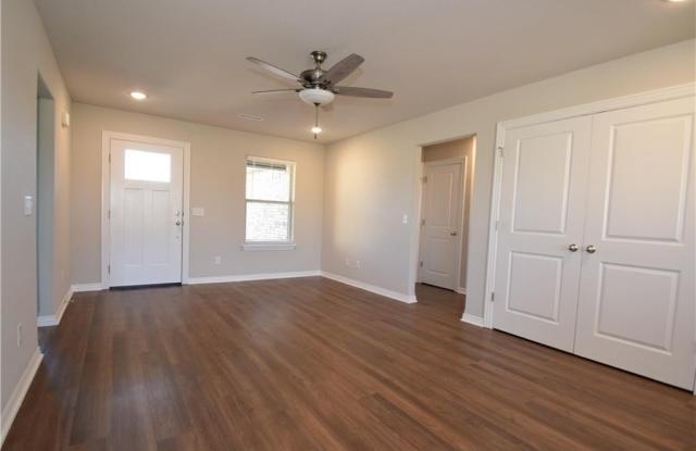1131 Riverside  DR Gallery 3