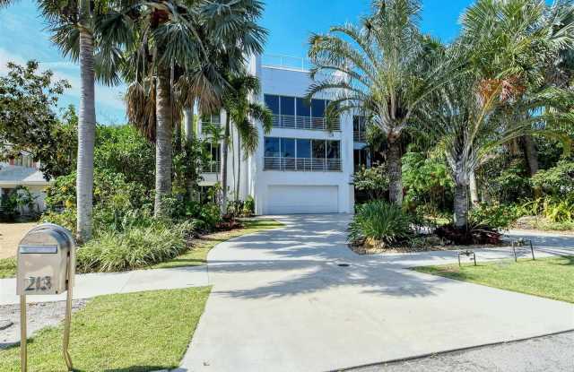 213 N WASHINGTON DRIVE photos photos