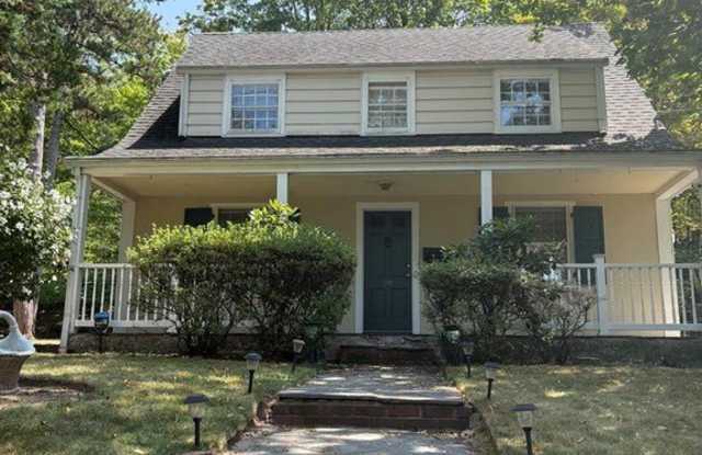 105 Reldyes Avenue photos photos