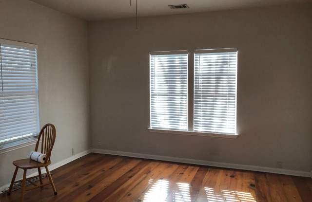 5216 S SANTA CLARA Gallery 3