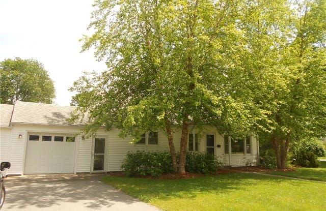 4 Birch Street - 4 Birch Street, Old Saybrook Center, CT 06475