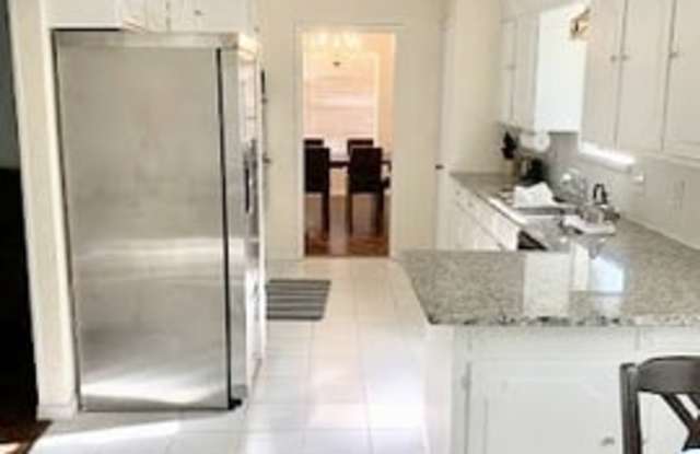 2613 Briarwood Drive Gallery 2