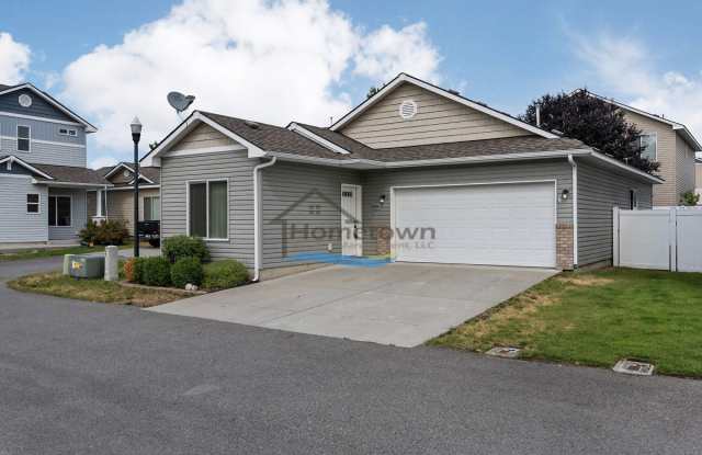 2B2B Home with Fenced Backyard in Coeur D'Alene! photos photos