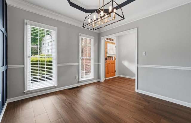 1106 Glenrose Drive SE Gallery 4
