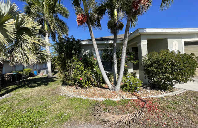 621 SE 46th Ter photos photos