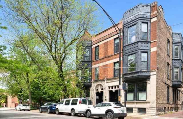 Spacious 3BR Condo in prime Lincoln Park location on Oz Park photos photos