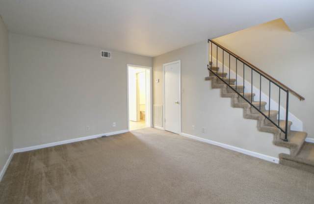 1601-4 Minglewood Drive Gallery 2