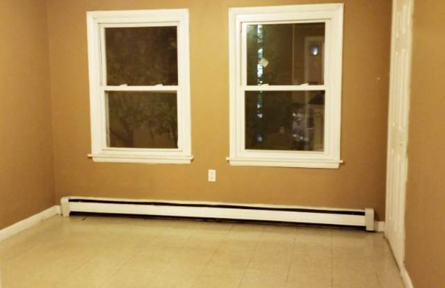 137 Arlington St Apt B Gallery 2