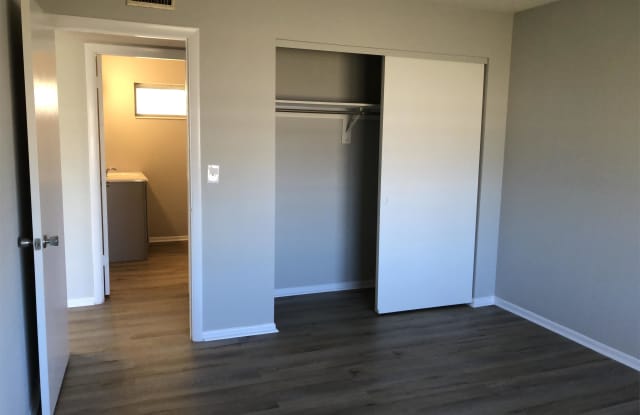 1920 W Lakeview Blvd-4 Gallery 3