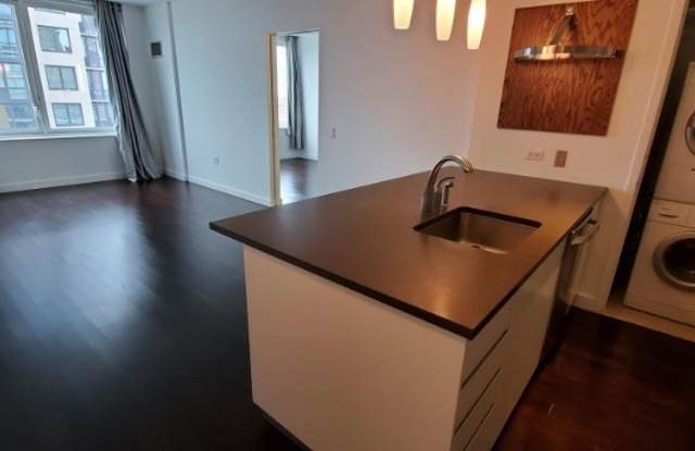 Oro Condominiums Gallery 3