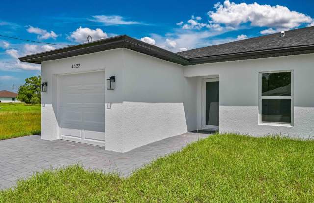 NOW AVAILABLE - NEW CONSTRUCTION Duplex in Lehigh Acres Gallery 4