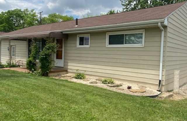 8018 Lincoln Way East - 8018 East Lincoln Way, Wayne County, OH 44606