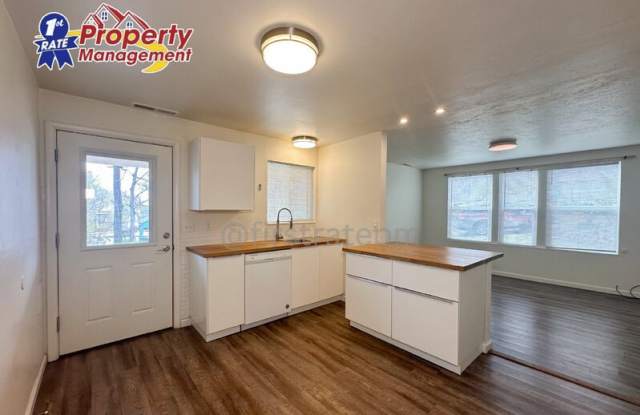 3108 1/2 N 28th St photos photos