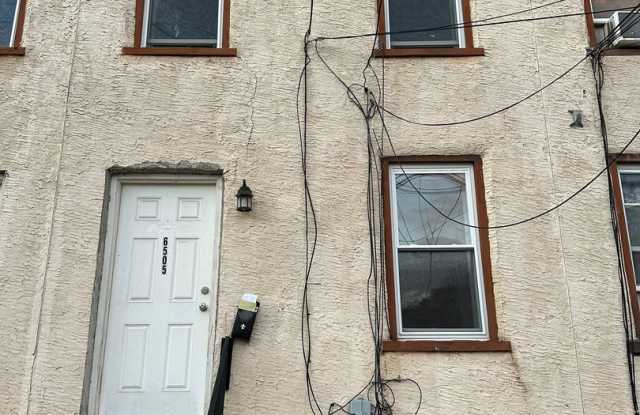 Newly Renovated 2 Bed/1 Bath Row Home - 6505 Old Marshall Road, Delaware County, PA 19082