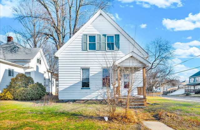 102 N Cedar Ave photos photos