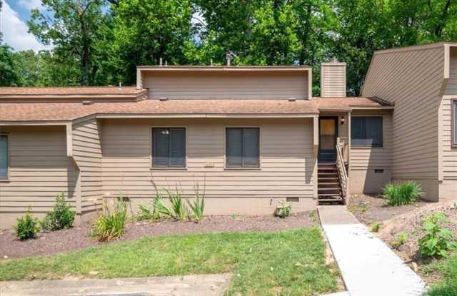 3 Bedroom Townhome in Henrico!!! - 2007 Rocky Creek Lane, Henrico County, VA 23238