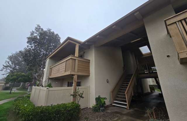 Gorgeous Upper: 2 Bedroom 2 Bath Condo in a Guard Gated Landmark 55+ Community: photos photos