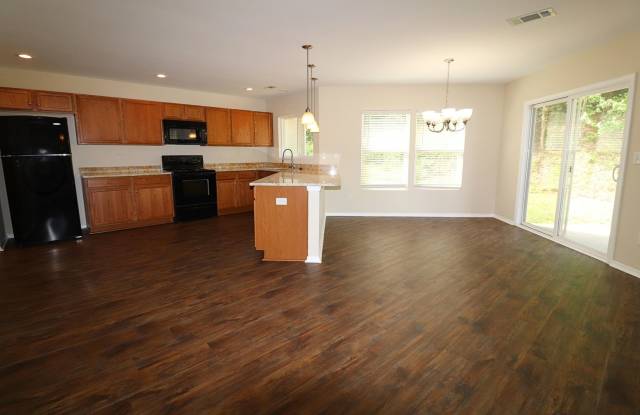 Beautiful 3-bed, 2.5 Bath home in Hamilton Lakes of Steele Creek! Gallery 4