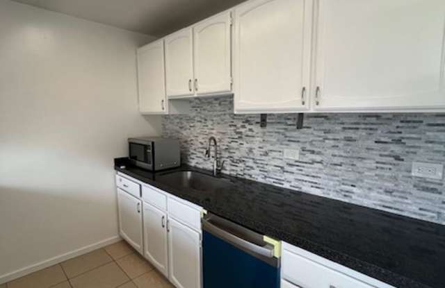 Mililani Town 2 bed/1 bath Apartment - 94-946 Meheula Parkway, Mililani Town, HI 96789