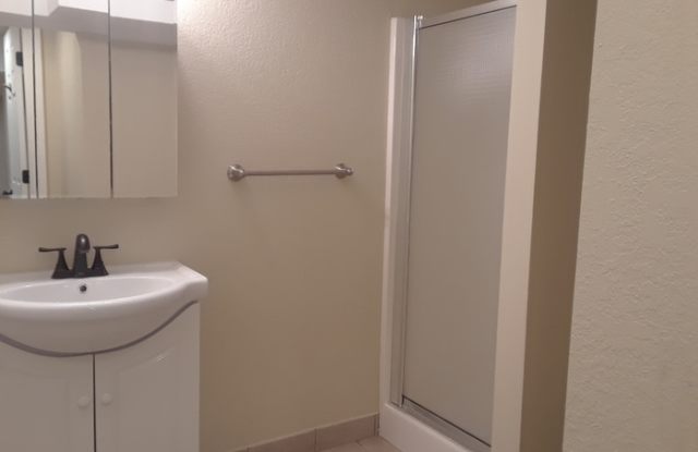 801 Northeast Fairway Homes Court Gallery 3