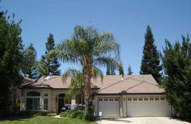 Beautiful 4 Bedroom home in the Clovis District photos photos