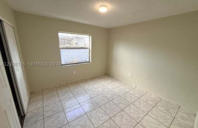 2721 NW 23rd Ct Gallery 4