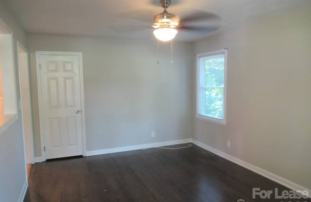 208 Crescent Court Gallery 4