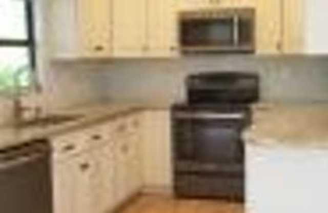 583 Northwest 12th Terrace Gallery 2