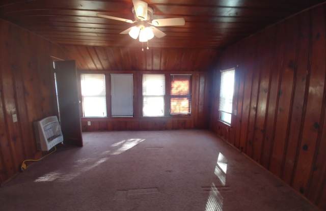 Studio Garage Apartment with Water/Trash/Gas Included in Rent! photos photos