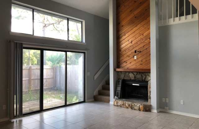 10023 Romaine Cir N Gallery 3