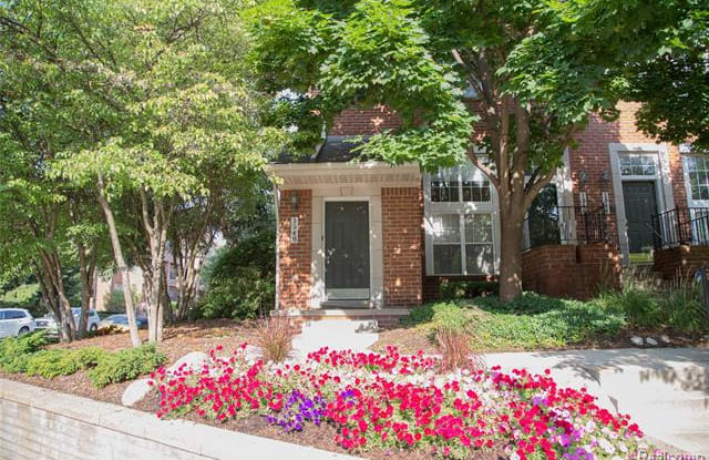 1348 S MAIN Street - 1348 S Main St, Royal Oak, MI 48067