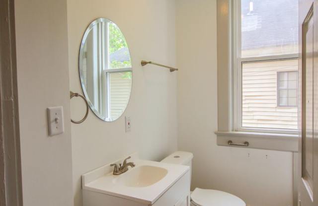 Two Bedroom in Beautiful Highland Park! Gallery 4