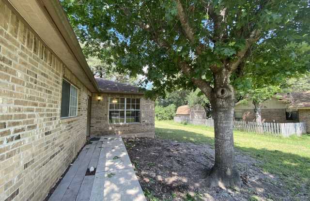 570 BEVERLY LN photos photos